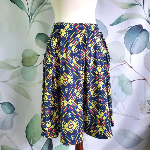 LULAROE | Madison Skirt in Blue & Yellow Geo sz XS - Picture 2 of 6